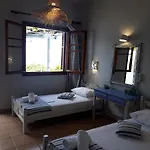 Ammos Papanero *