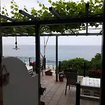 Ammos Papanero Lejlighed