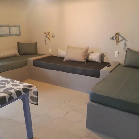 Apartment Ammos Papanero *